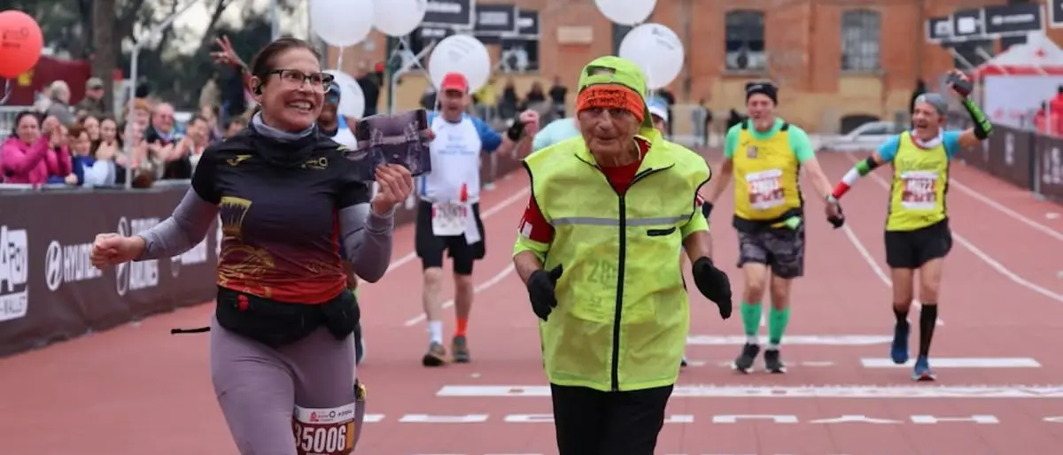 Il 93enne\u00A0calabrese Antonio Rao\u00A0completa la\u00A0maratona di Roma: «È stata dura ma sono di nuovo qui»\n