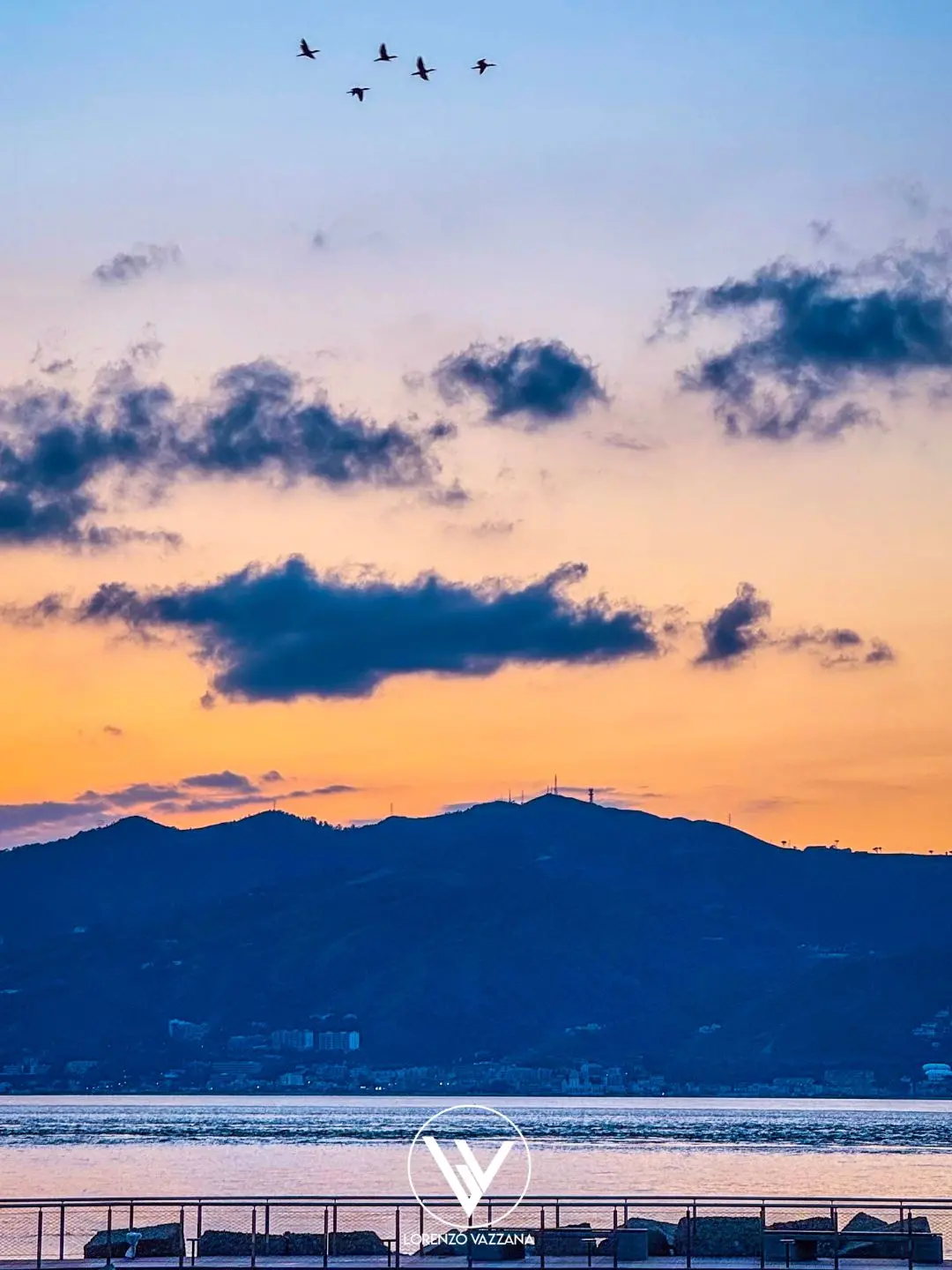 Dove il mare abbraccia il cielo\n