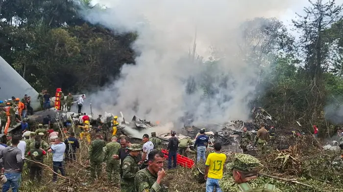 <p>Il luogo dello schianto (foto Ansa)</p>\\n , EPA