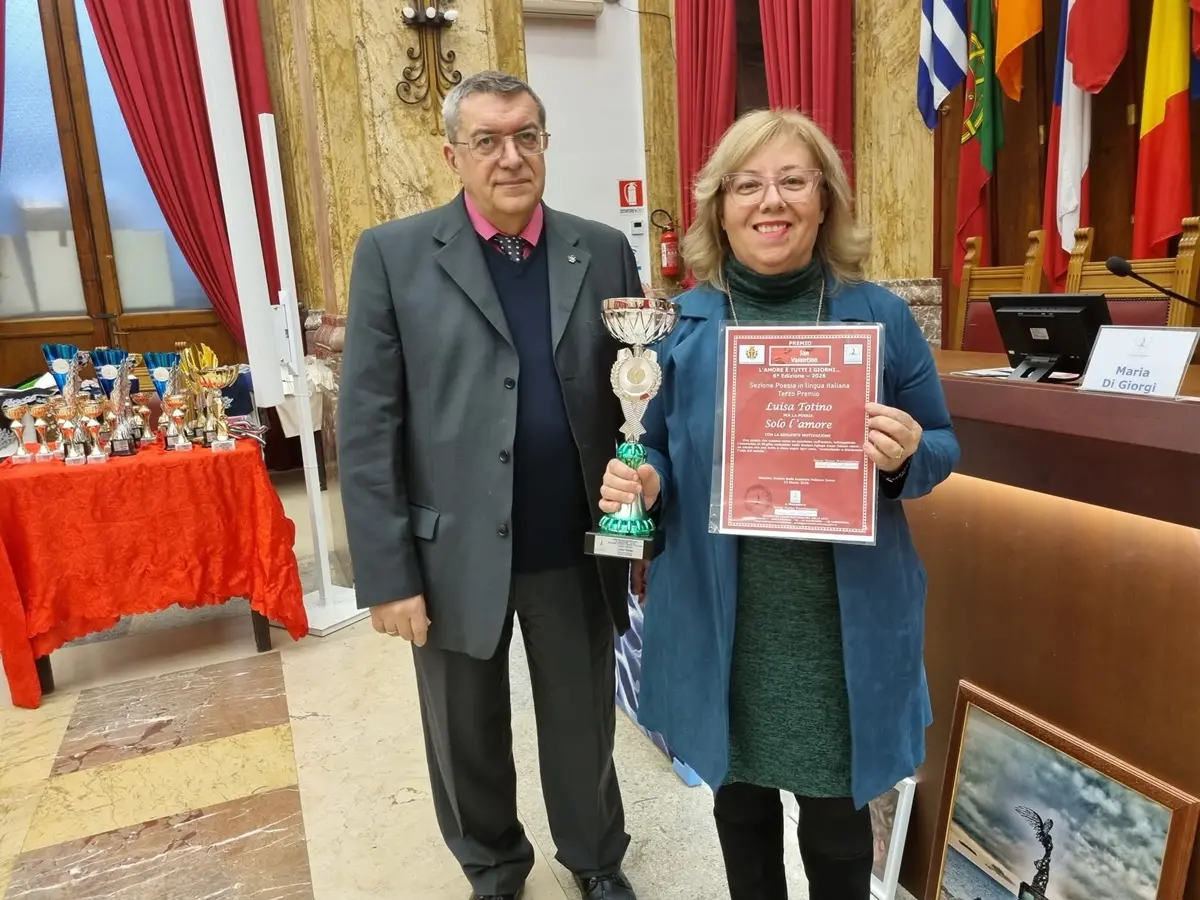 “Premio San Valentino – L’amore e’ tutti i giorni…”, la poetessa di Locri Luisa Totino conquista il terzo posto\n