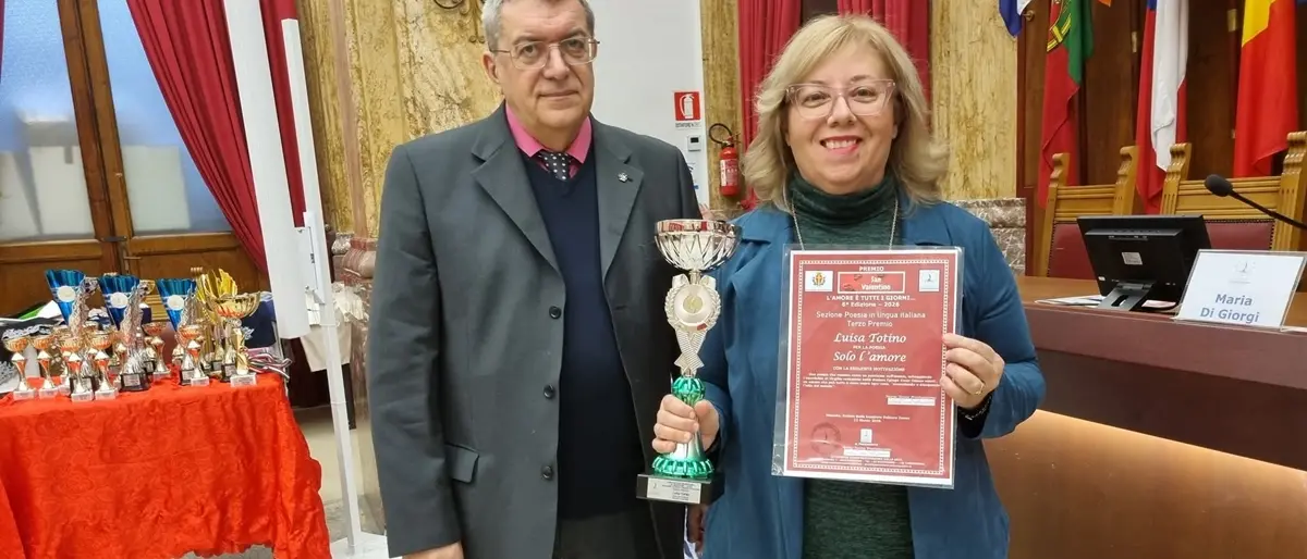 “Premio San Valentino – L’amore e’ tutti i giorni…”, la poetessa di Locri Luisa Totino conquista il terzo posto\n