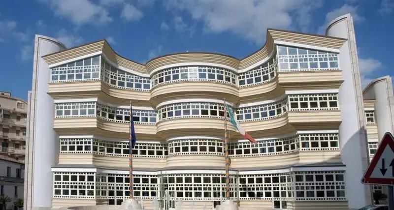 Al Politeama di Catanzaro ripartono le visite guidate drammatizzate: un racconto in movimento tra arte, memoria e territorio\n