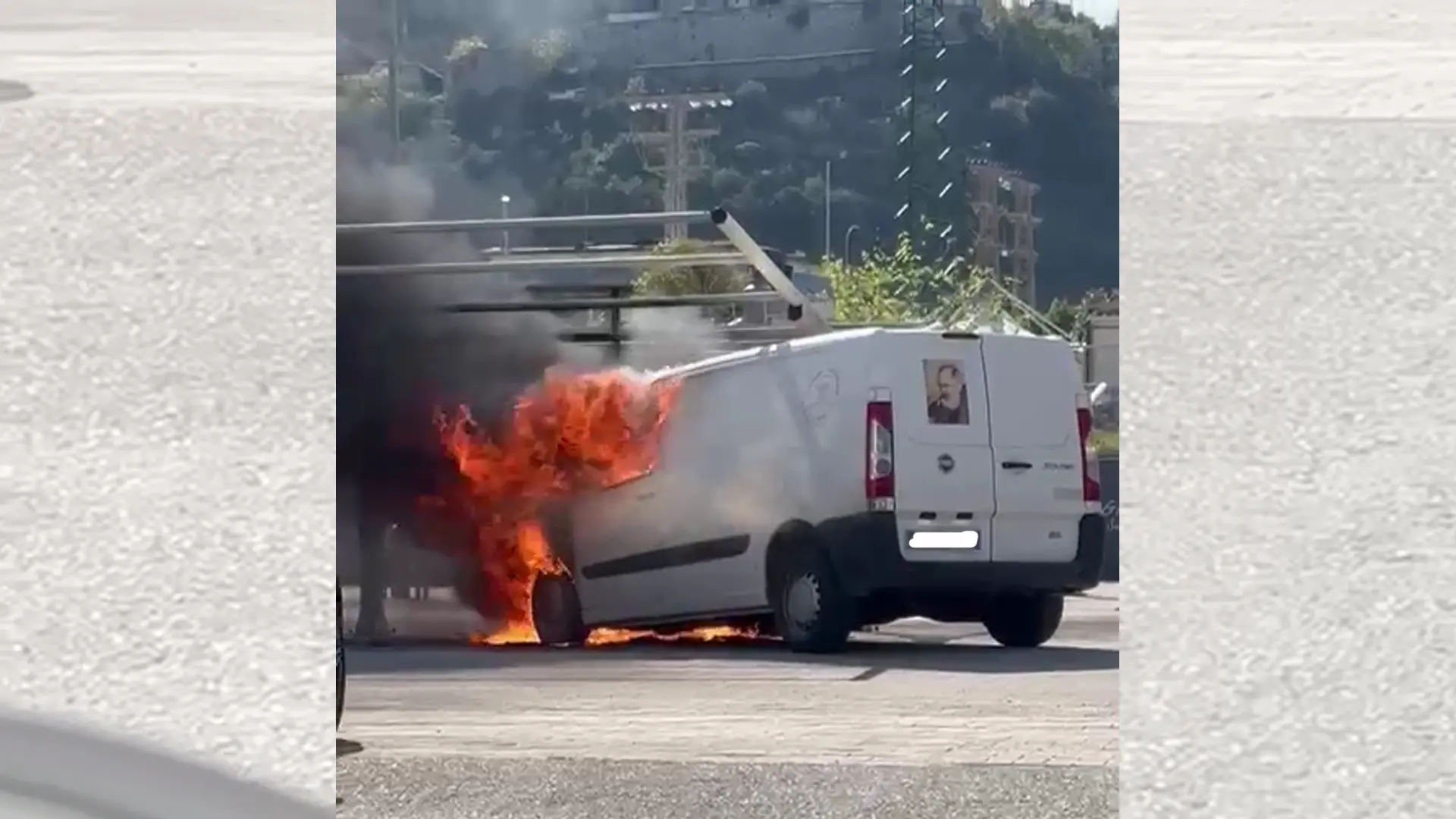 Cetraro, incendio ad un furgone davanti alla Lidl: carabiniere evita una tragedia | VIDEO