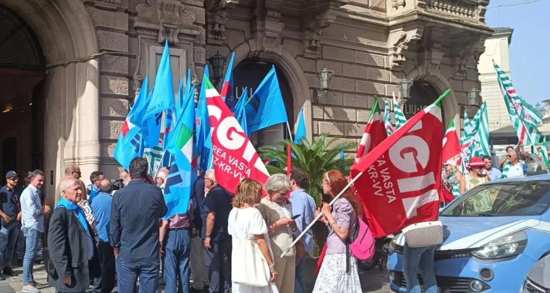 Tirocinanti, niente stabilizzazione per circa mille lavoratori:\u00A0i sindacati chiedono un incontro urgente alla Regione\n