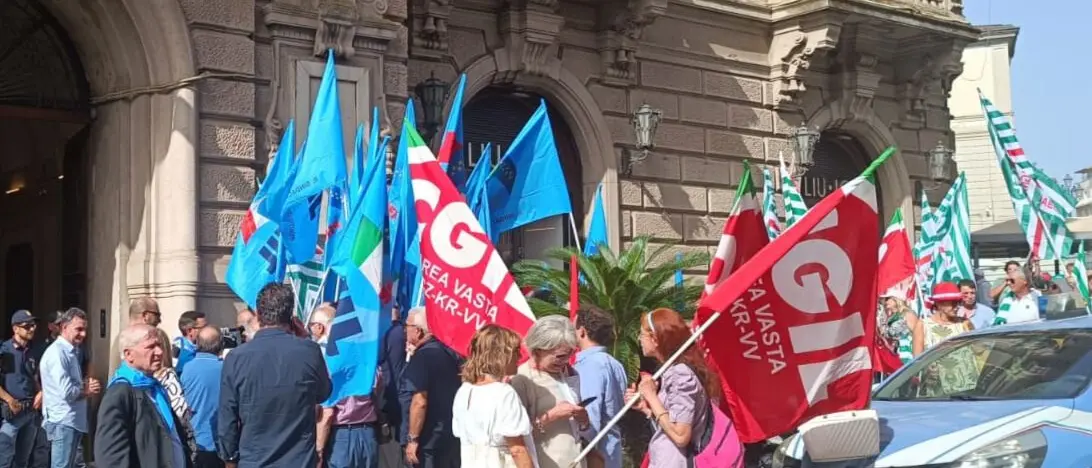 Tirocinanti, niente stabilizzazione per circa mille lavoratori:\u00A0i sindacati chiedono un incontro urgente alla Regione\n