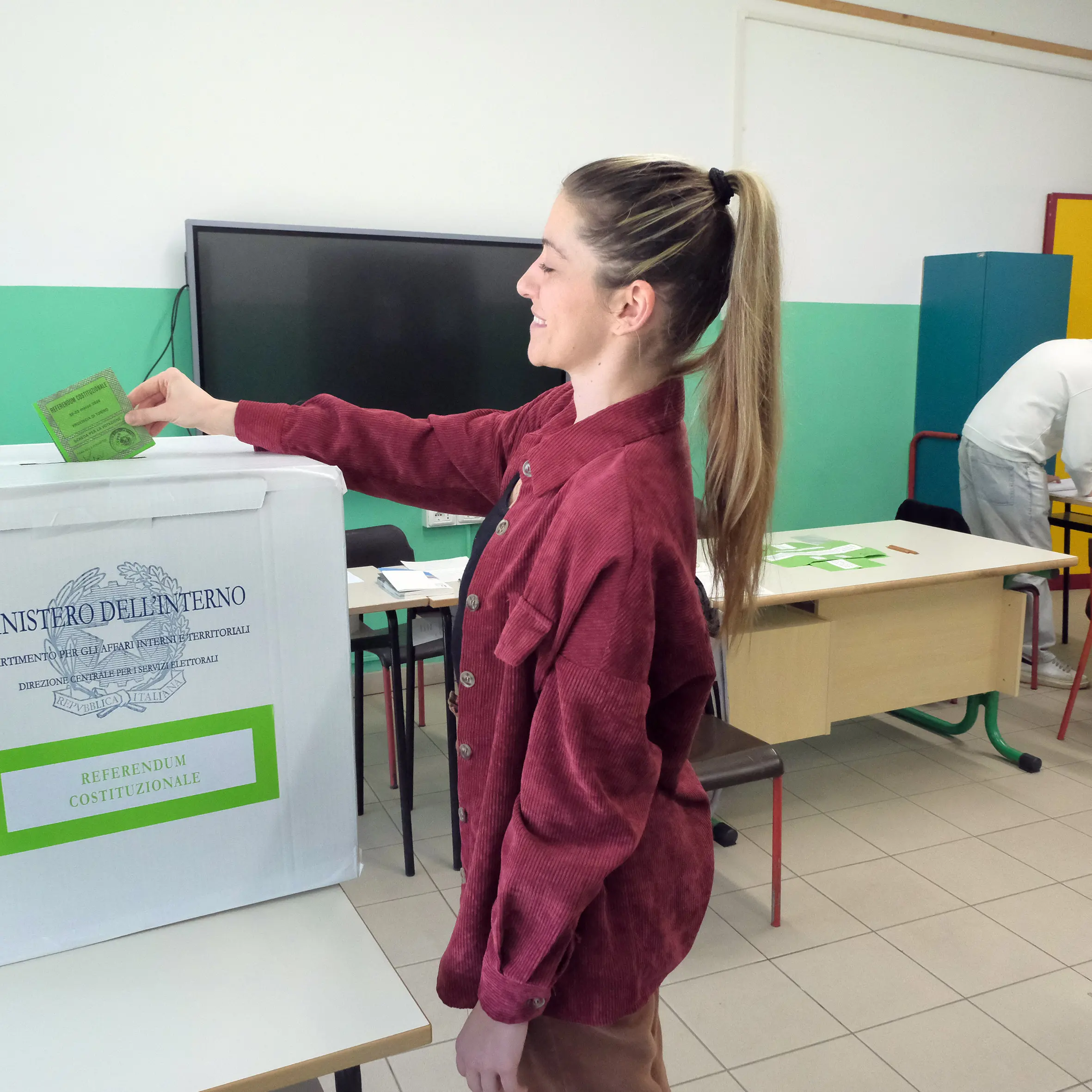 Referendum, diritti\u00A0negati\u00A0ai fuorisede. Due ragazze vibonesi:\u00A0«Tornare costava troppo, ecco come abbiamo votato»\n