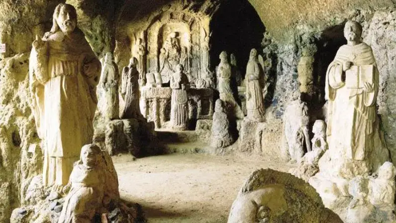 Piedigrotta, il sindaco di Pizzo e la direttrice dei Musei Civici\u00A0chiedono di sbloccare\u00A0gli interventi già finanziati: «Salvare la Chiesetta»\n