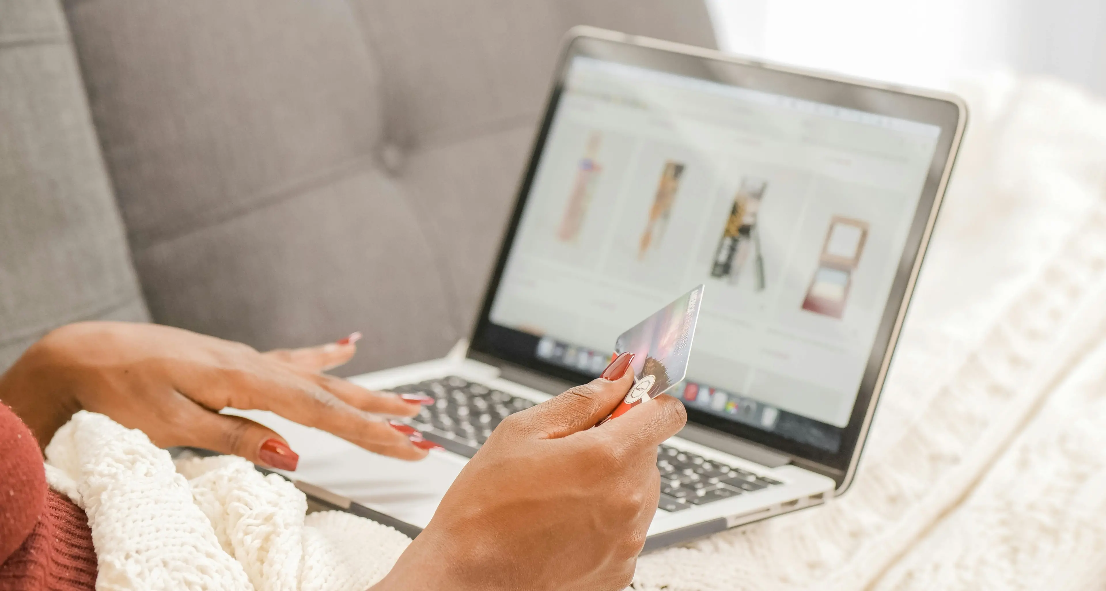 Cresce il ricorso agli acquisti a rate, nel 2025 spesi 9,9 miliardi:\u00A0aumentano\u00A0le vendite ma anche i rischi\n