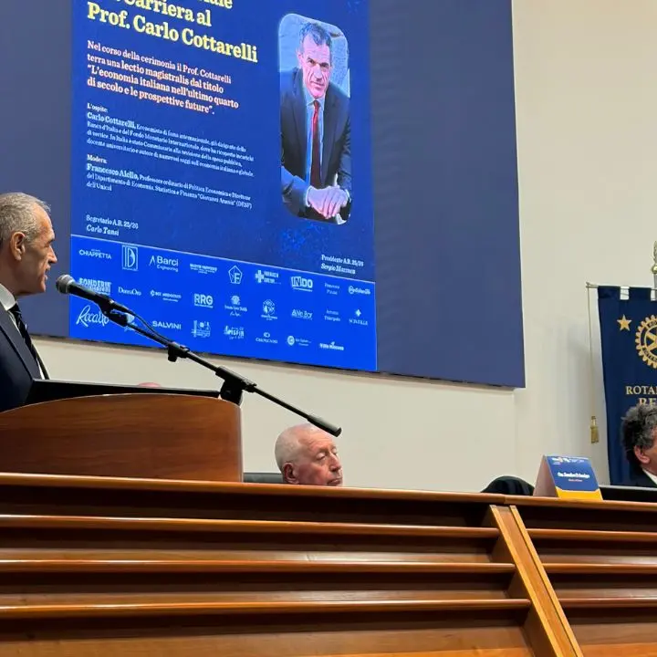 Cottarelli a Rende: «La Bce fu il bancomat dell’Italia», tra ripresa e scelte discutibili\n
