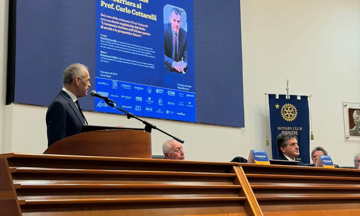Cottarelli a Rende: «La Bce fu il bancomat dell’Italia», tra ripresa e scelte discutibili\n