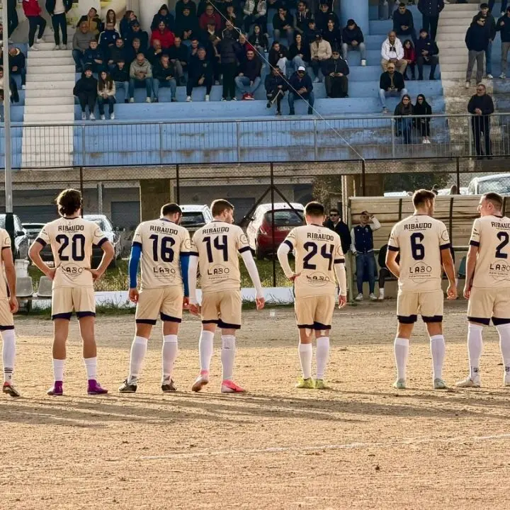 Dilettanti, estasi Tropea che vola\u00A0in\u00A0Prima categoria. Euticchio: «Il prossimo anno giocheremo finalmente nel nostro campo»\n