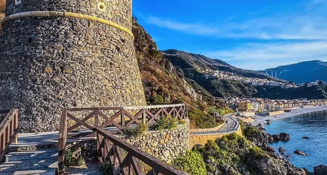 Luce d’amore sul mare di Bagnara\n