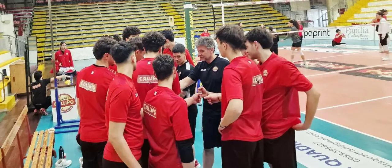 Pallavolo, la Tonno Callipo maschile mette le mani sulla vetta. Lanci: «L'appetito vien mangiando, i ragazzi stanno facendo cose straordinarie»\n