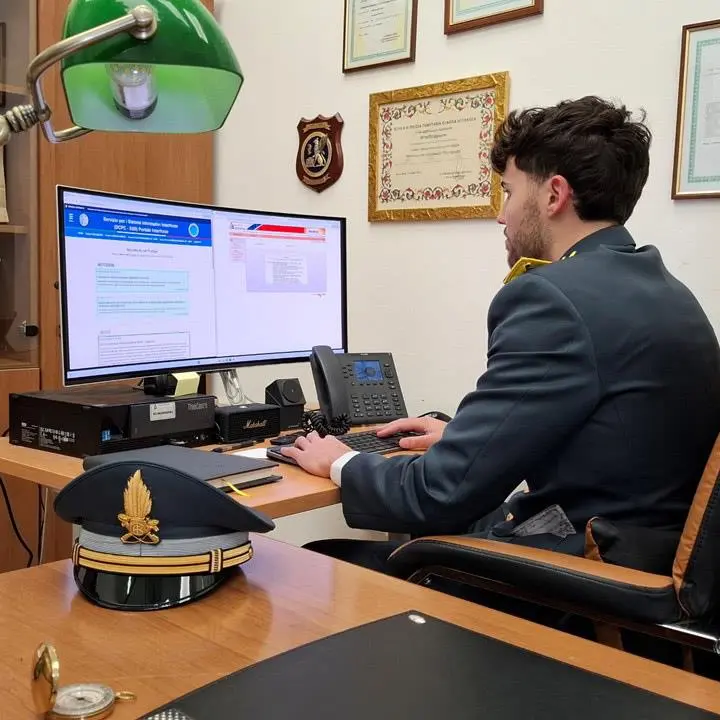 Reggio Calabria, arrestato per appropriazione indebita: ai domiciliari dopo aver sottratto oltre 80mila euro a un erede\n