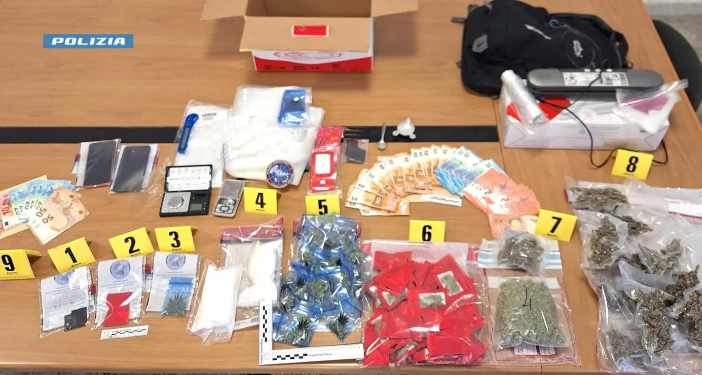 Un arresto a Paola per droga: smantellato un laboratorio domestico