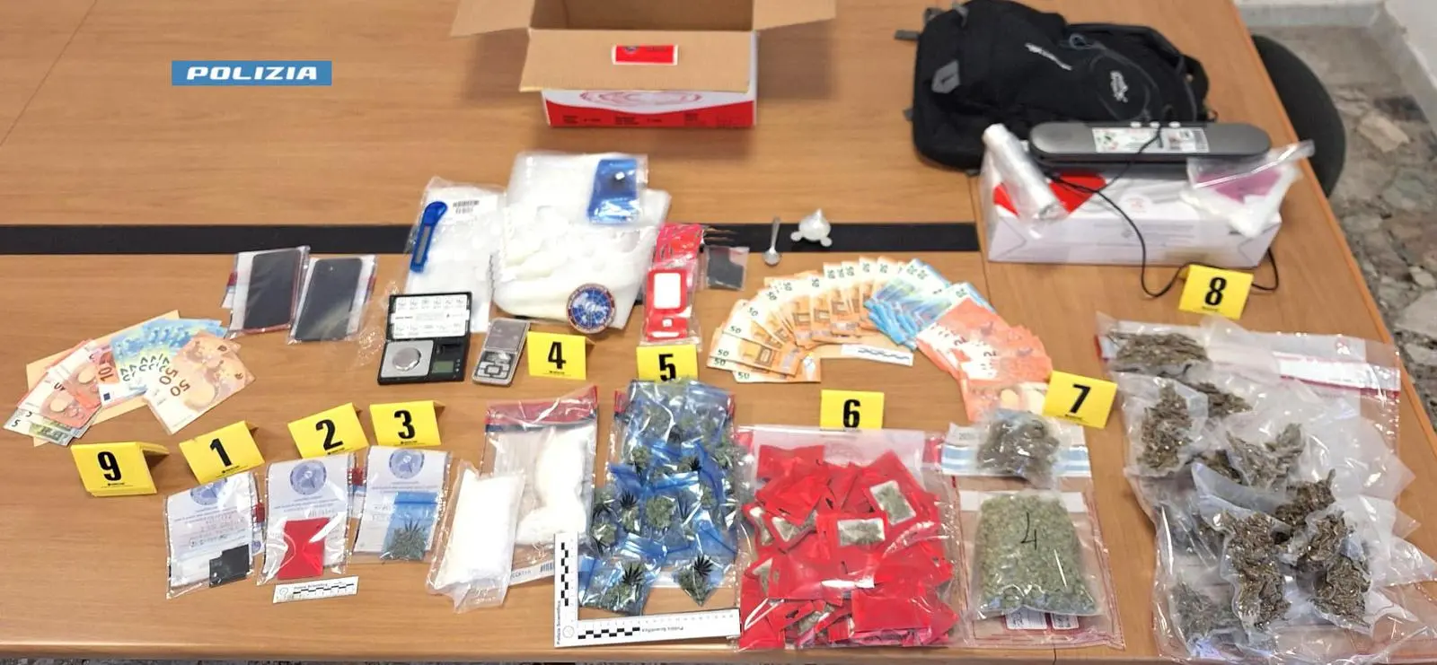 Un arresto a Paola per droga: smantellato un laboratorio domestico