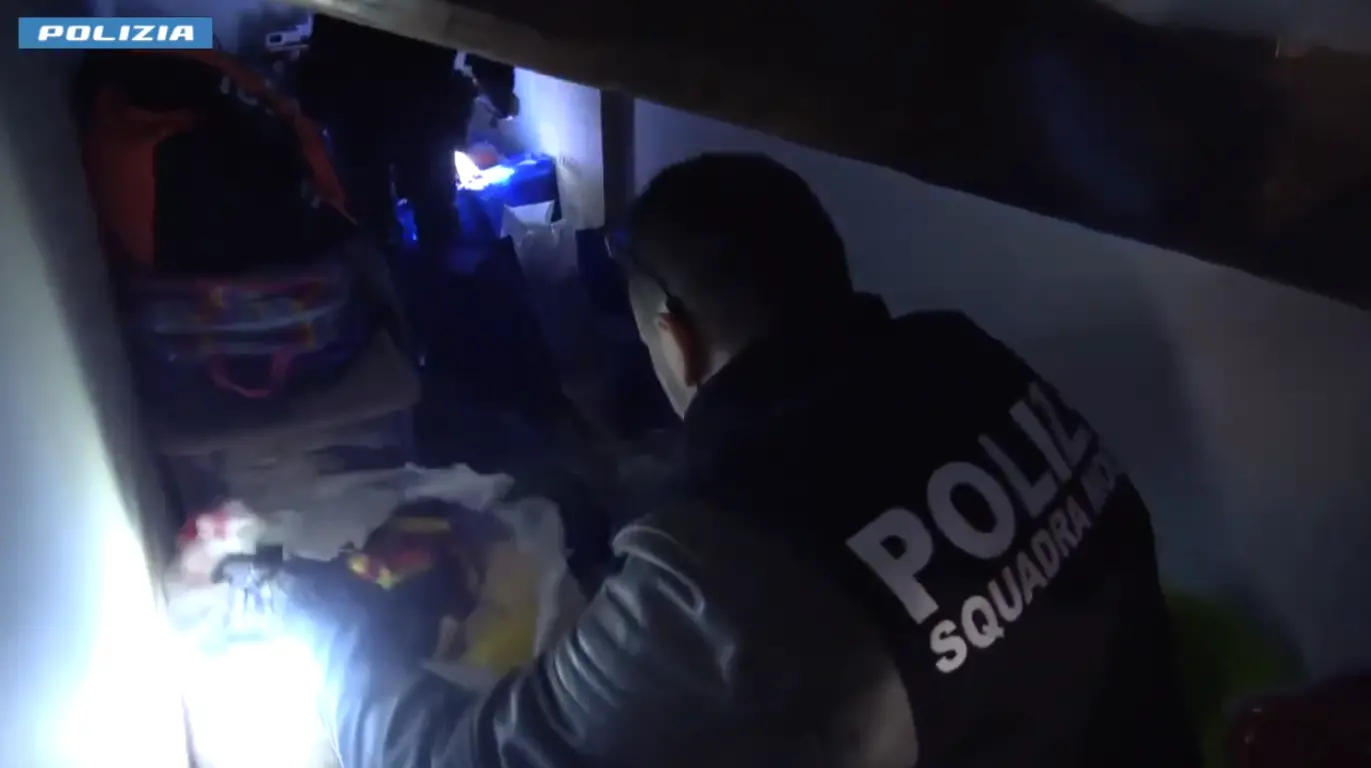 Droga dalla Calabria alla Sicilia, 10 arresti e giro d’affari da 2 milioni: i corrieri partivano da Vibo Valentia\n