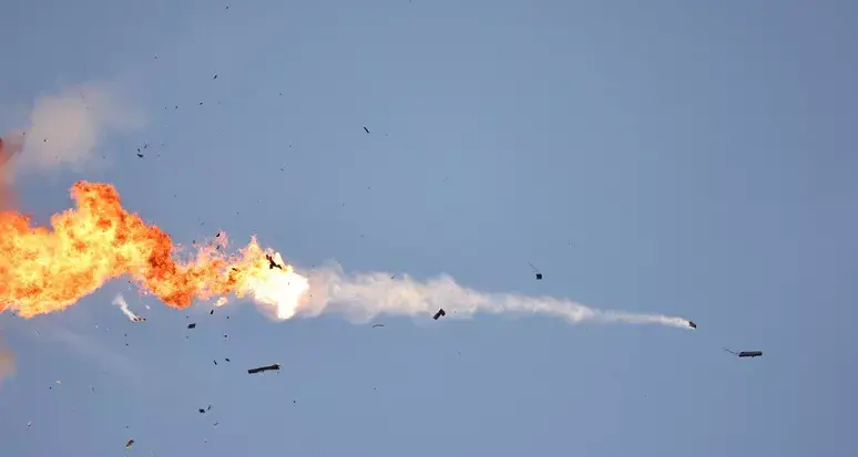 Iran-Usa, il piano di Trump in consegna tramite il canale del Pakistan ma Teheran frena: «Stanno negoziando con loro stessi»\n