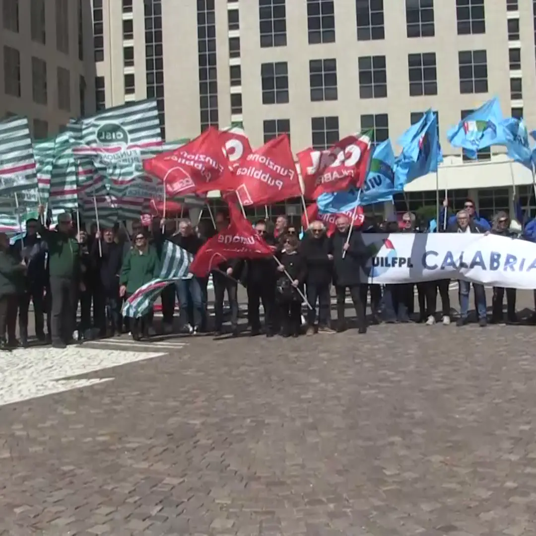 <p>La sanità privata protesta alla Cittadella: «Basta sperequazioni di lavoro e salariali rispetto ai colleghi ospedalieri»</p>