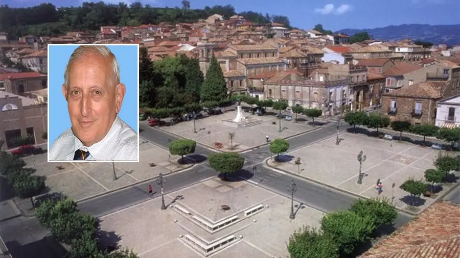 <p>Filadelfia e nel riquadro l'avvocato Giovandomenico Barone</p>\\n