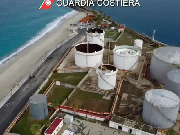 Depositi costieri, Romeo replica a Meridionale Petroli: «Non sono i padroni di Vibo Marina. Chiedevano 20 anni ne hanno ottenuti 4»