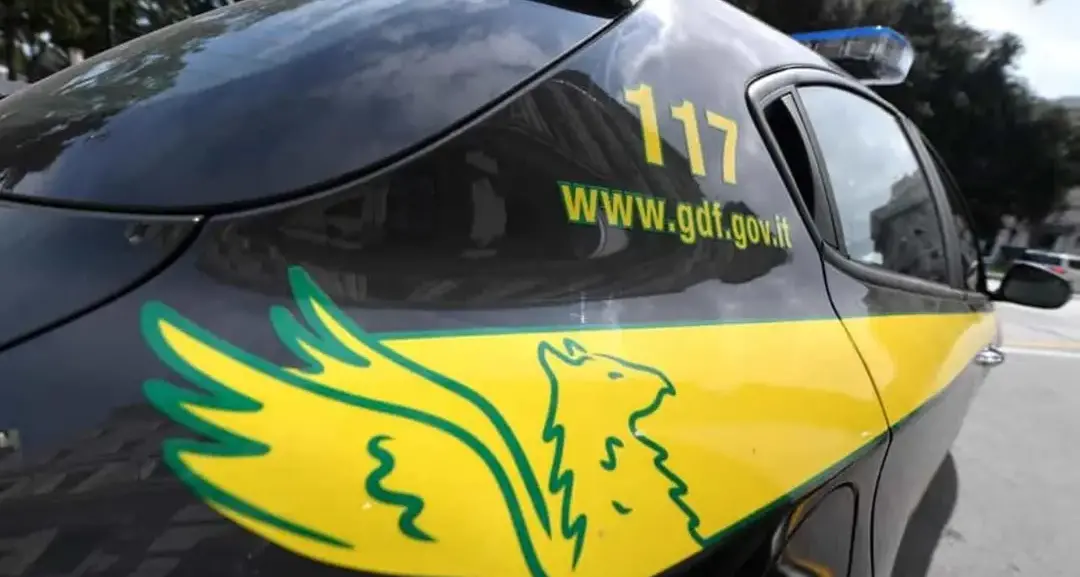 Blitz della Gdf in tutta Italia contro un traffico di droga legato alla ‘ndrangheta: 15 misure cautelari\n