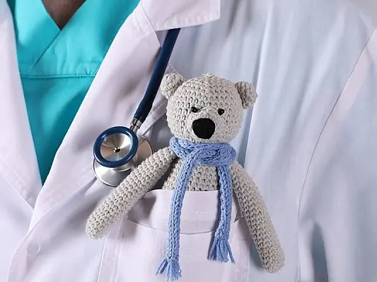 Bimba delle Preserre senza pediatra, la dottoressa di Gerocarne: «Pazienti mai abbandonati». La nostra controreplica