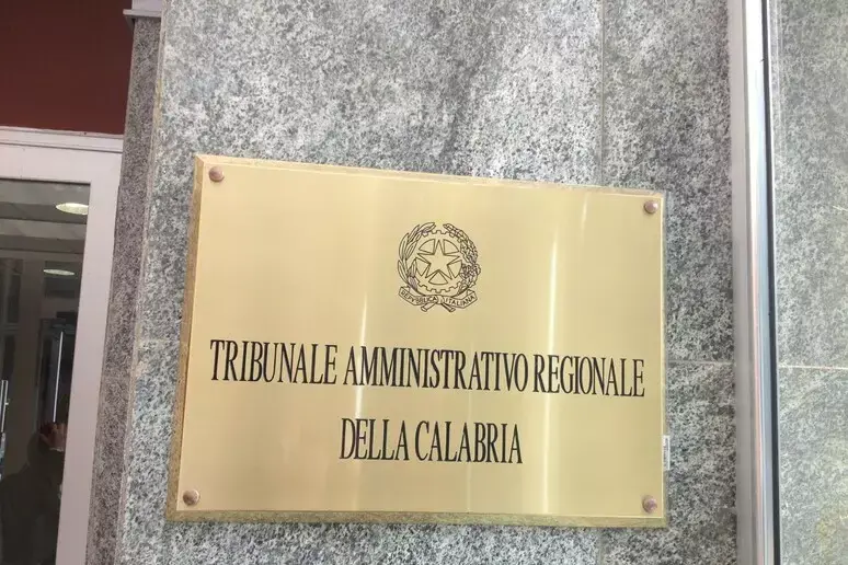 Sanità Calabria, caos sulla fine “ufficiale” del commissariamento: Tar bloccato e Occhiuto non può firmare nulla\n