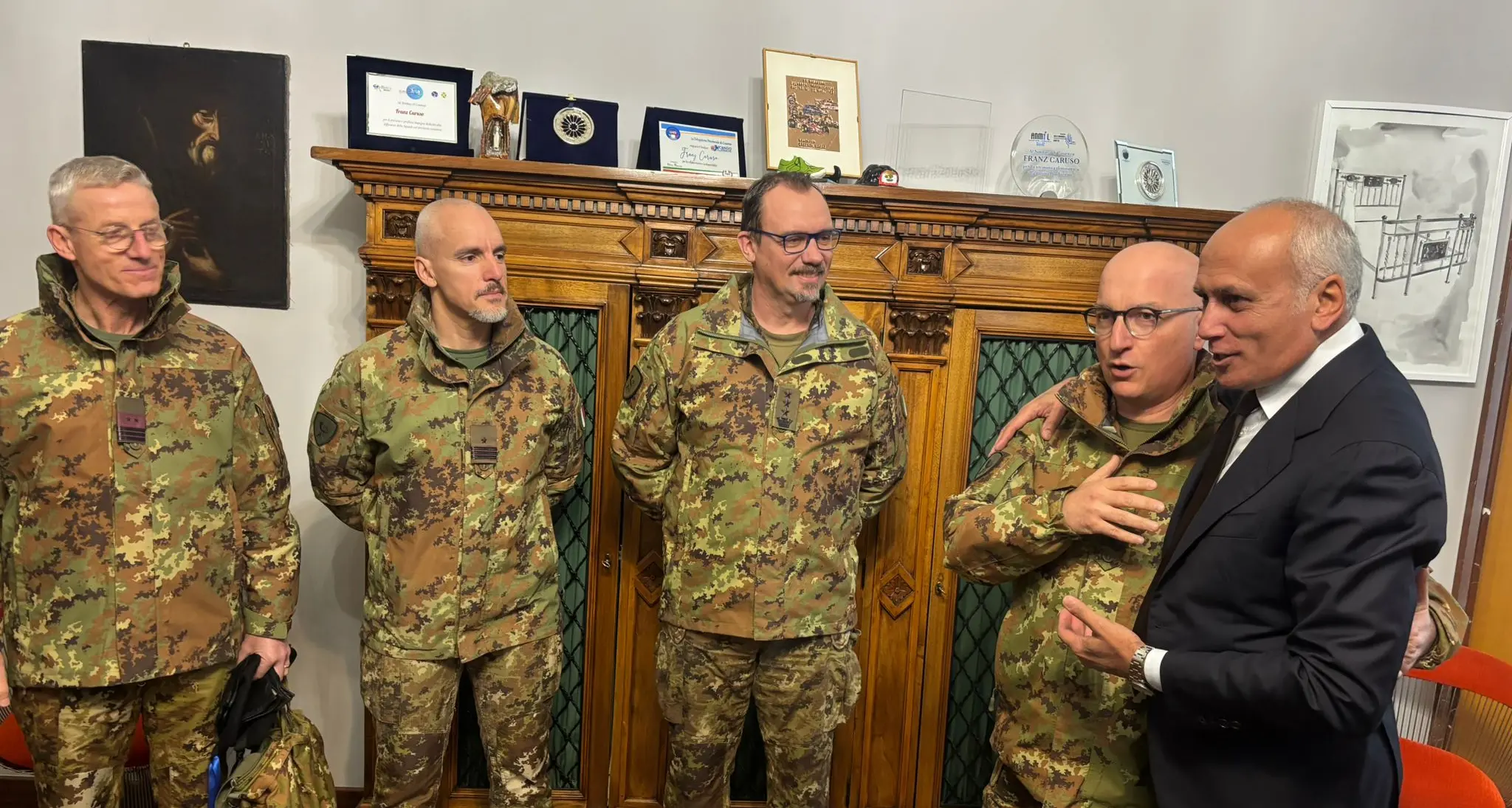 Il generale Ferrara torna a Cosenza e incontra il sindaco Franz Caruso\n