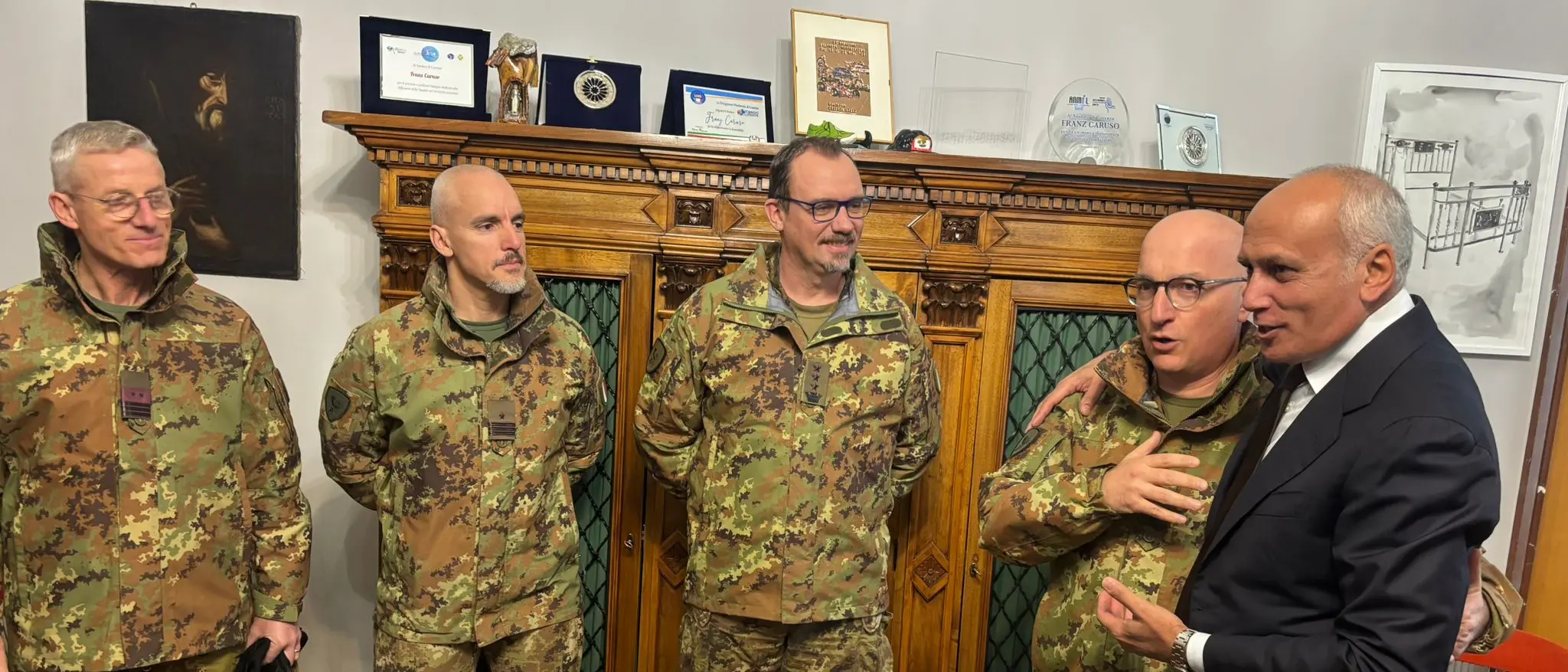 Il generale Ferrara torna a Cosenza e incontra il sindaco Franz Caruso\n