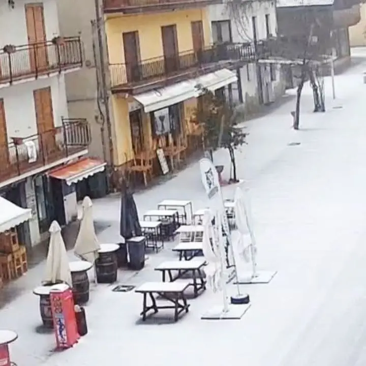 Allerta gialla in Calabria: venti di burrasca e mareggiate. E in Sila nevica\n