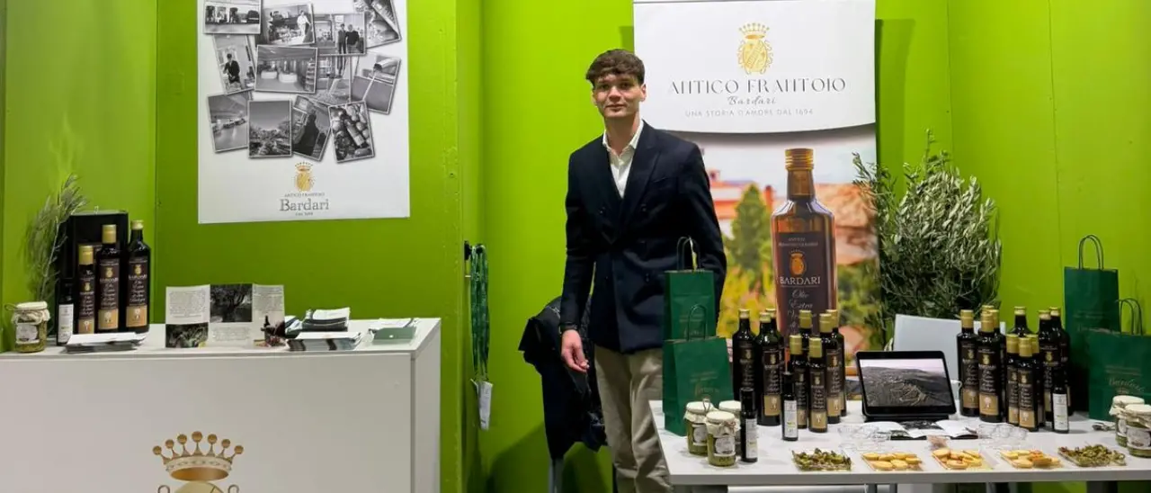 Guida Bibenda, “4 gocce” all’olio\u00A0dell’Antico Frantoio Bardari: riconoscimento nazionale per il 23enne di Pizzo che guida l’azienda\n