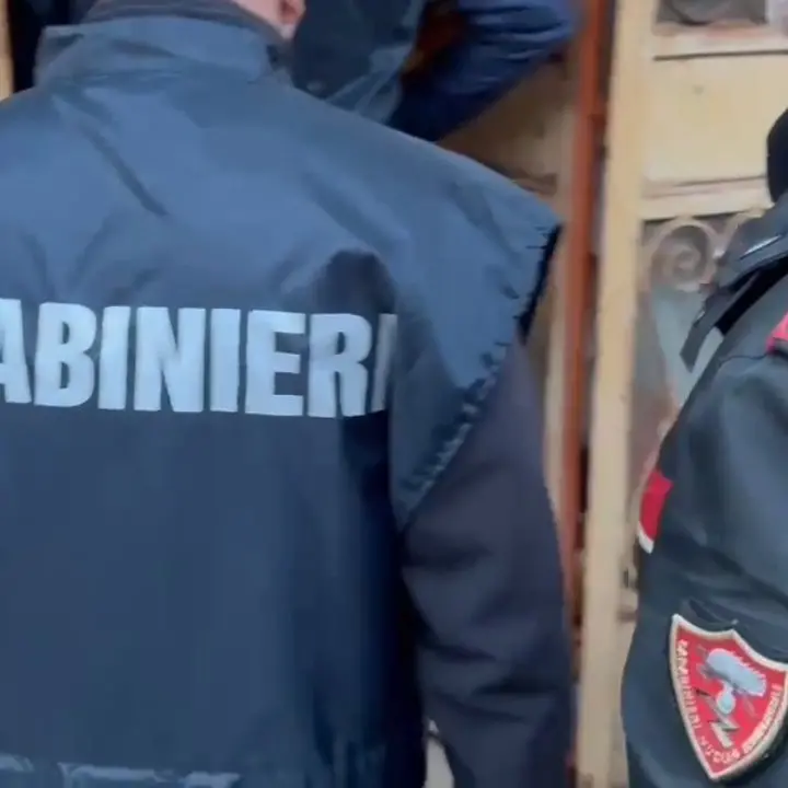 Riace,\u00A0deteneva clandestinamente una “penna-pistola” nel salotto di casa: arrestato un uomo\n