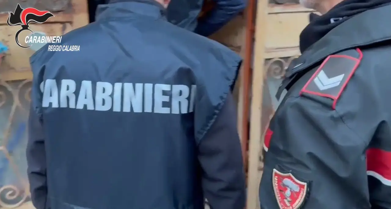 Riace,\u00A0deteneva clandestinamente una “penna-pistola” nel salotto di casa: arrestato un uomo\n