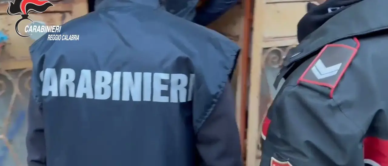 Riace,\u00A0deteneva clandestinamente una “penna-pistola” nel salotto di casa: arrestato un uomo\n