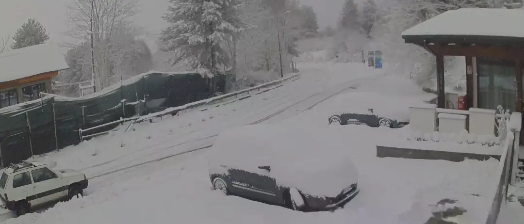 Il ciclone Deborah riporta l’inverno in Calabria: neve abbondante sui rilievi\n