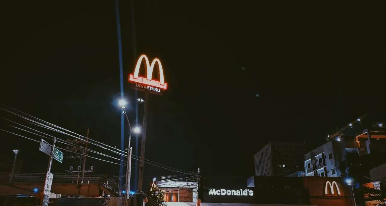 Italia sempre più “americana”: consumi, disuguaglianze e crisi sociale nel modello che cambia\n