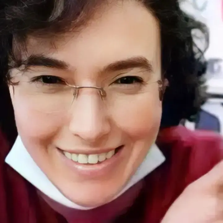 Accoltella la prof e scrive il piano, la risposta della docente\n