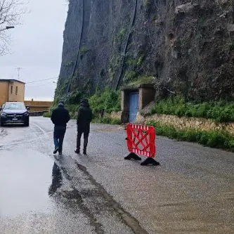 Frana sulla SP88 a Caulonia, sopralluogo della Città metropolitana di Reggio dopo sollecito del sindaco Cagliuso\n