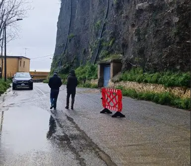 Frana sulla SP88 a Caulonia, sopralluogo della Città metropolitana di Reggio dopo sollecito del sindaco Cagliuso\n