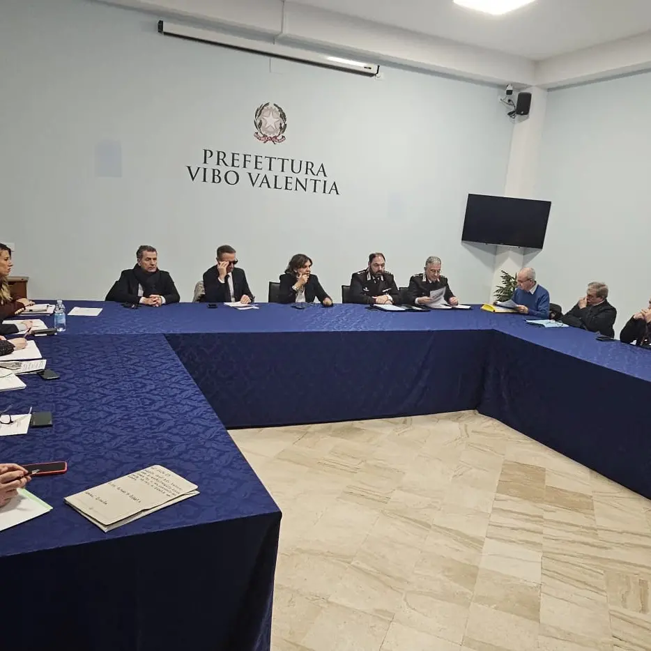 Strada del Briganteo, riunione in Prefettura: focus su sicurezza e interventi urgenti tra Drapia e Tropea\n