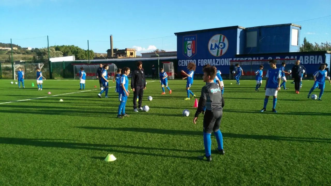 A scuola di calcio con la Figc,\u00A0le convocazioni per lo stage di Catanzaro: da Vibo 8 tesserati della\u00A0Bulldog\n