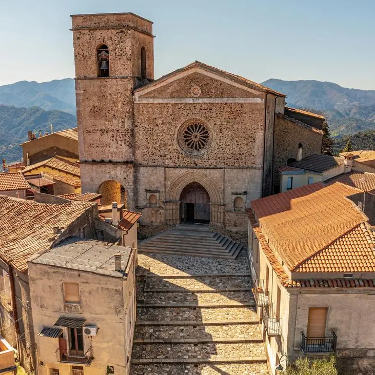 Falcone: «Inno alla mia Zagarise». La saggezza dell’età che assapora meglio i ricordi di giovinezza.
