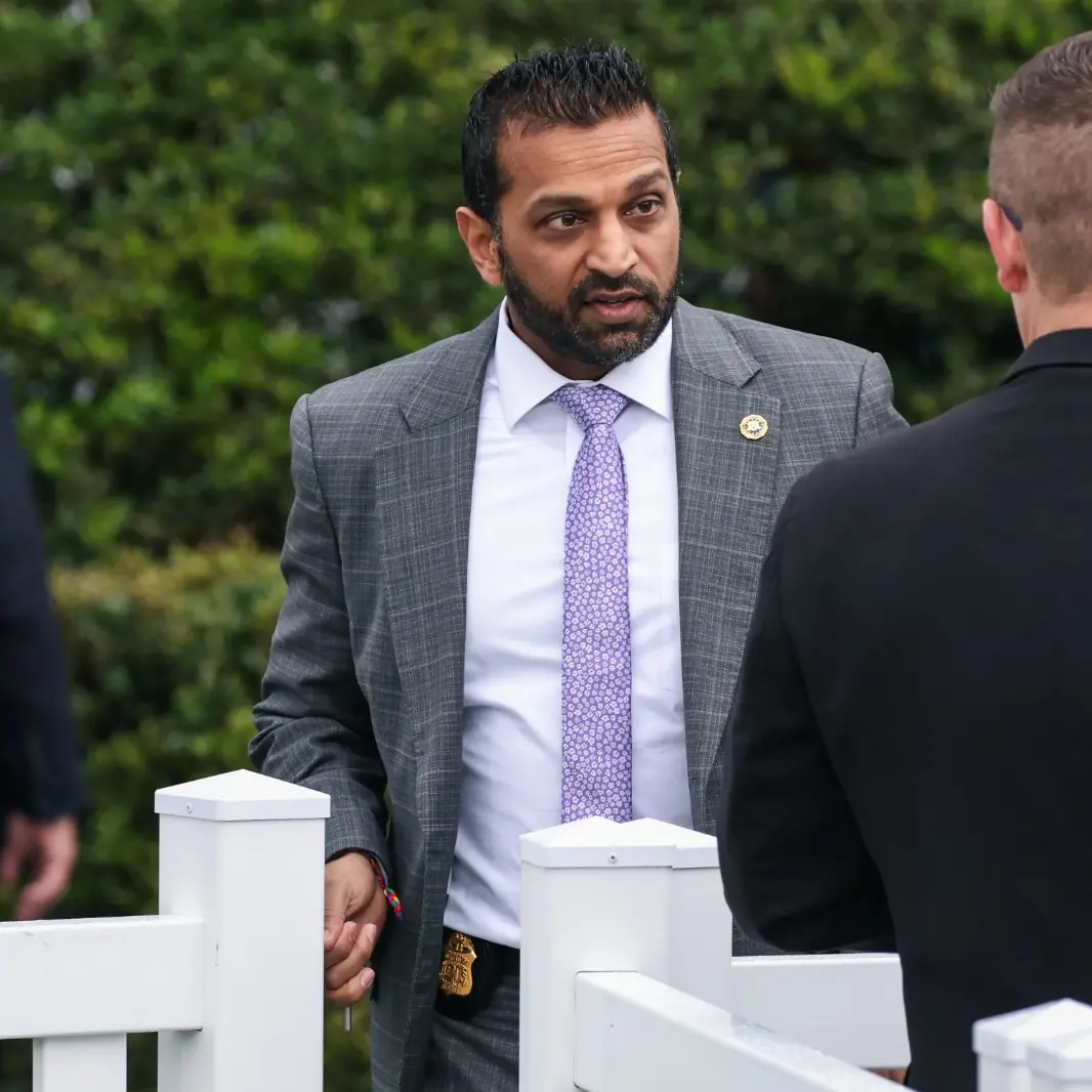 Cyber-attacco all’Fbi, la beffa degli hacker filo-iraniani: «Rubati dati del direttore Kash Patel»