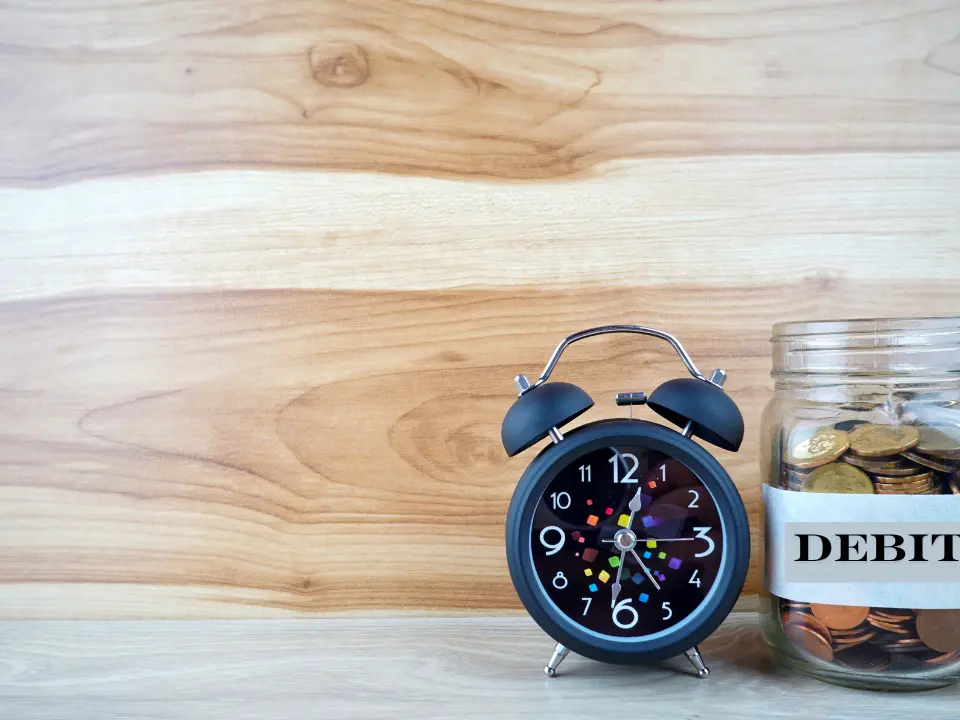 Imprese con l’acqua alla gola per i debiti, la Calabria pensa a un Garante per evitare crisi e aumentare le tutele