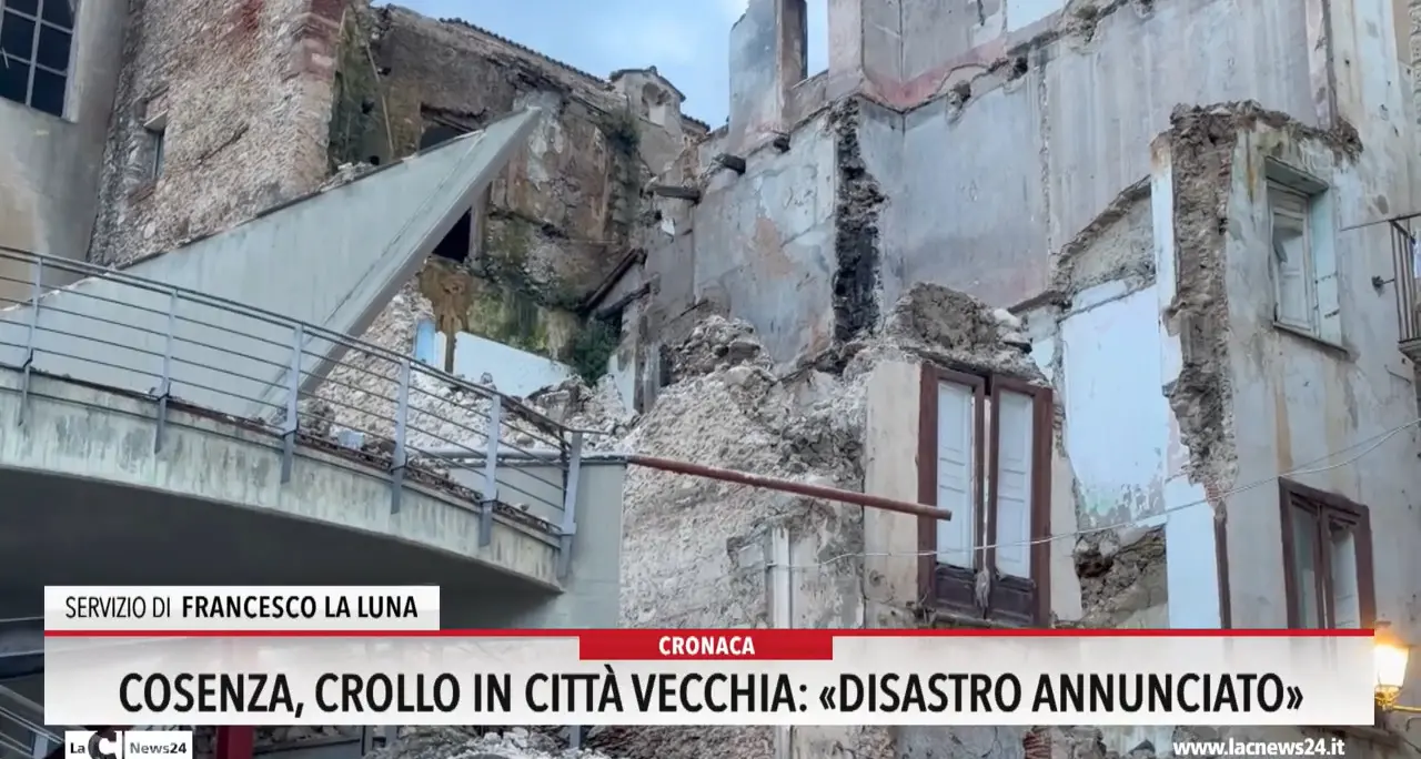 Cosenza, crollo in città vecchia: \"Disastro annunciato\"