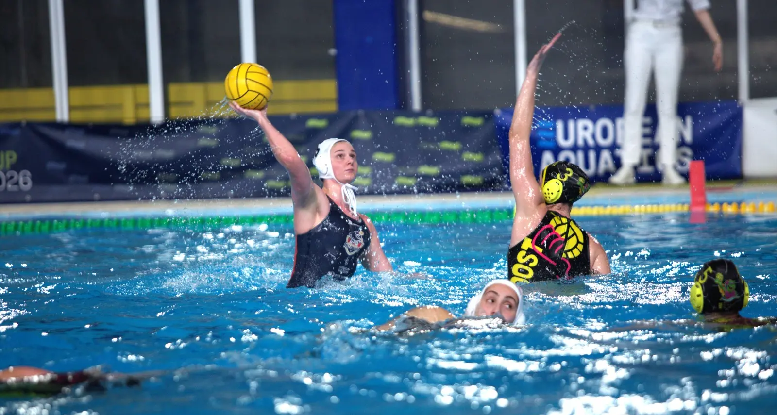 Pallanuoto, la Smile Cosenza vola in semifinale di Conference Cup: tre vittorie su tre per le rossoblù\u00A0\n