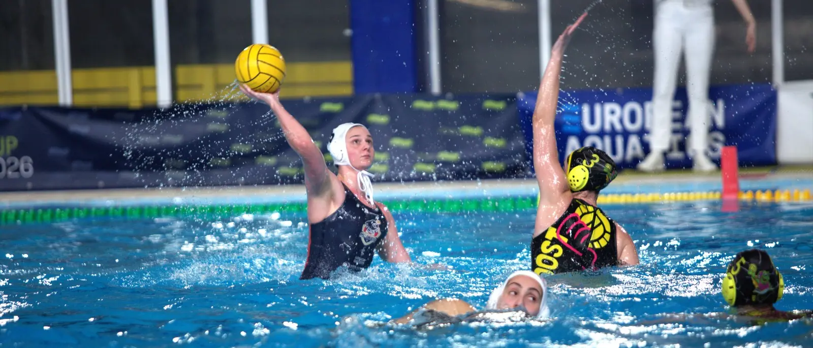 Pallanuoto, la Smile Cosenza vola in semifinale di Conference Cup: tre vittorie su tre per le rossoblù\u00A0\n