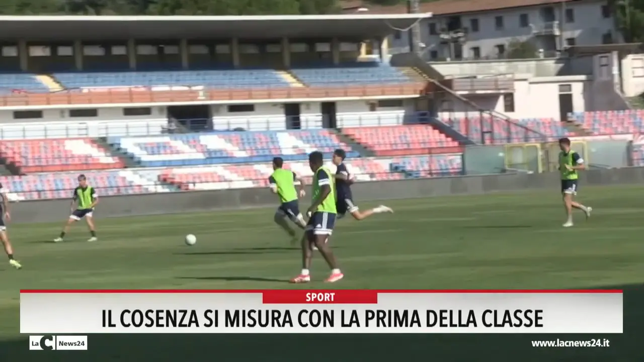 Il Cosenza si misura con la prima della classe