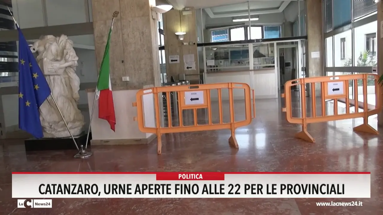 Catanzaro, urne aperte fino alle 22 per le Provinciali